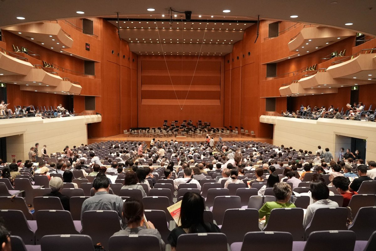 poco_mandolin's tweet photo. 昨日のPOCO2023は806名のお客様にご来場いただきました!
荒天の中遠方からいらっしゃった方も多く、本当に感謝いたします。
アンケートによるとTwitter見て来ていただいた方もいるようで、担当としてとても嬉しく思います。これからもよろしくお願いします🙏
(1,2枚目の写真は当日リハ)
#POCO2023 https://t.co/QgsbQZv9YF