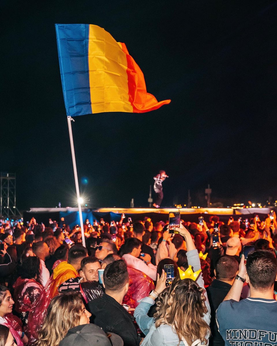 ckay_yo's tweet photo. First show in Romania was a BIG vibe! 🇷🇴🥀🕸️ https://t.co/arbR2uUKRs