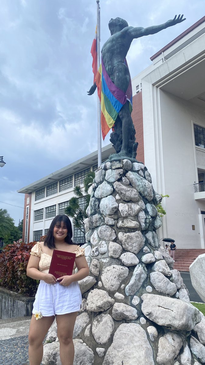 franceskills's tweet photo. i rarely tweet now but reviving this acct just to post about finally completing my thesis about queer spaces 🏳️‍🌈

this is dedicated to all the girls and gays of my life!! you all deserve spaces that are safe, inclusive, and yassified 💅

graduating na tayo mga bading!!! 🌻 https://t.co/dp9U9ydxXb