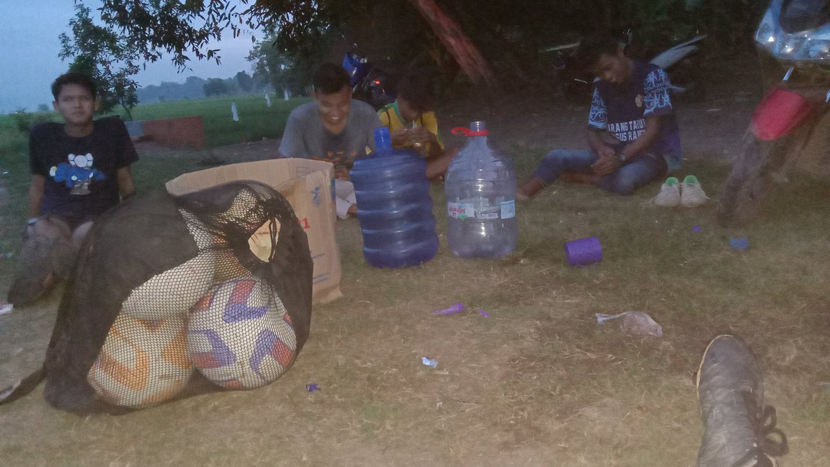 Alanrah98081457's tweet image. Enjoy To spirit PSBK KEDONGDONG ⚽👍🙂
#PSBK
@SahabatCirebon