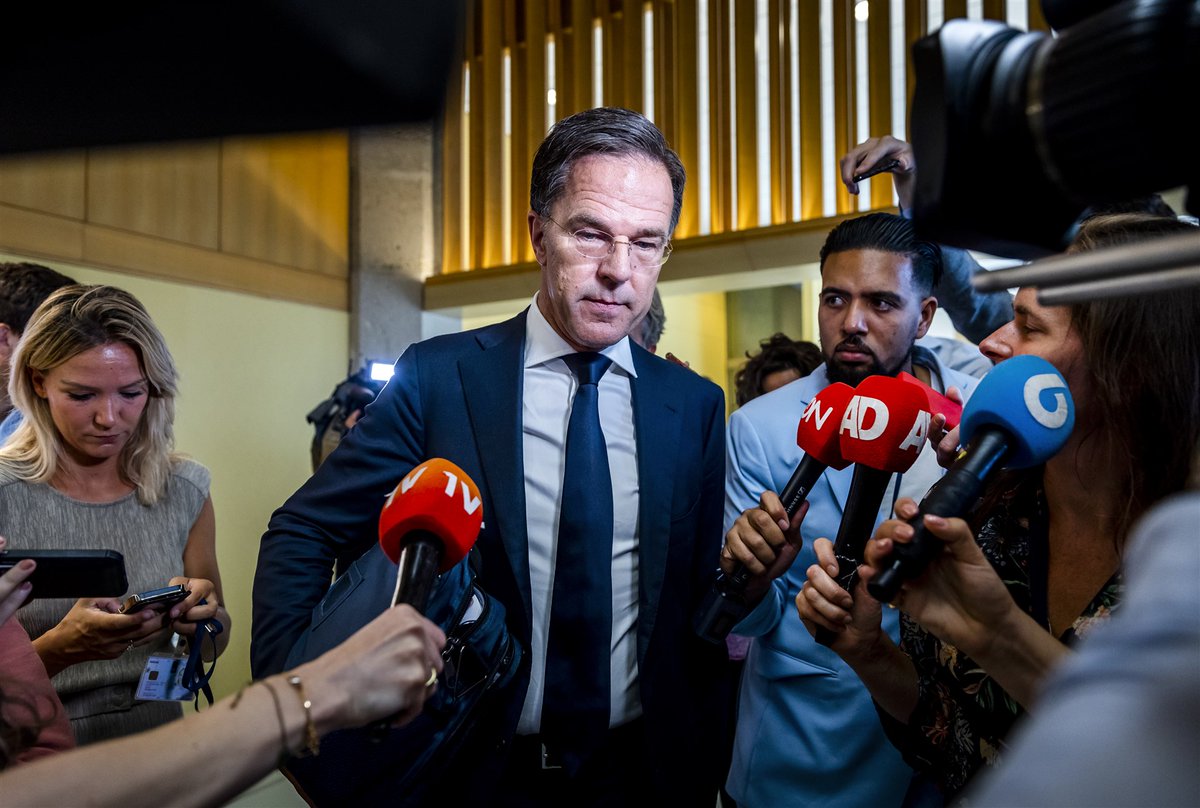 Uitzending gemist?

🇳🇱🇪🇺 Wat betekent vertrek Rutte voor Europa? - <a href="/alonsoNRC/">Stéphane Alonso</a> 

🇺🇦 Wordt Oekraïne NAVO-lid als de oorlog voorbij is? - <a href="/ATJMattelaer/">Alexander Mattelaer</a> &amp; <a href="/3Bergen/">Michiel Driebergen</a> 

Luister hier of in je favoriete podcastapp terug:

nporadio1.nl/uitzendingen/b…