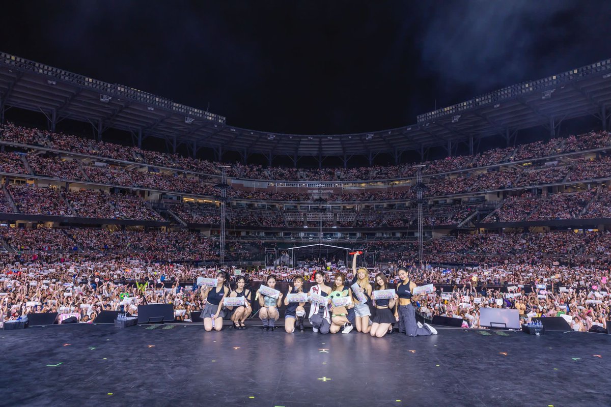 北米ツアー完走おめでとう🎉
また早くTWICEに会いたい🥲🥲💗
体に気をつけて頑張れ❤️‍🔥

 #TWICE_5TH_WORLD_TOUR