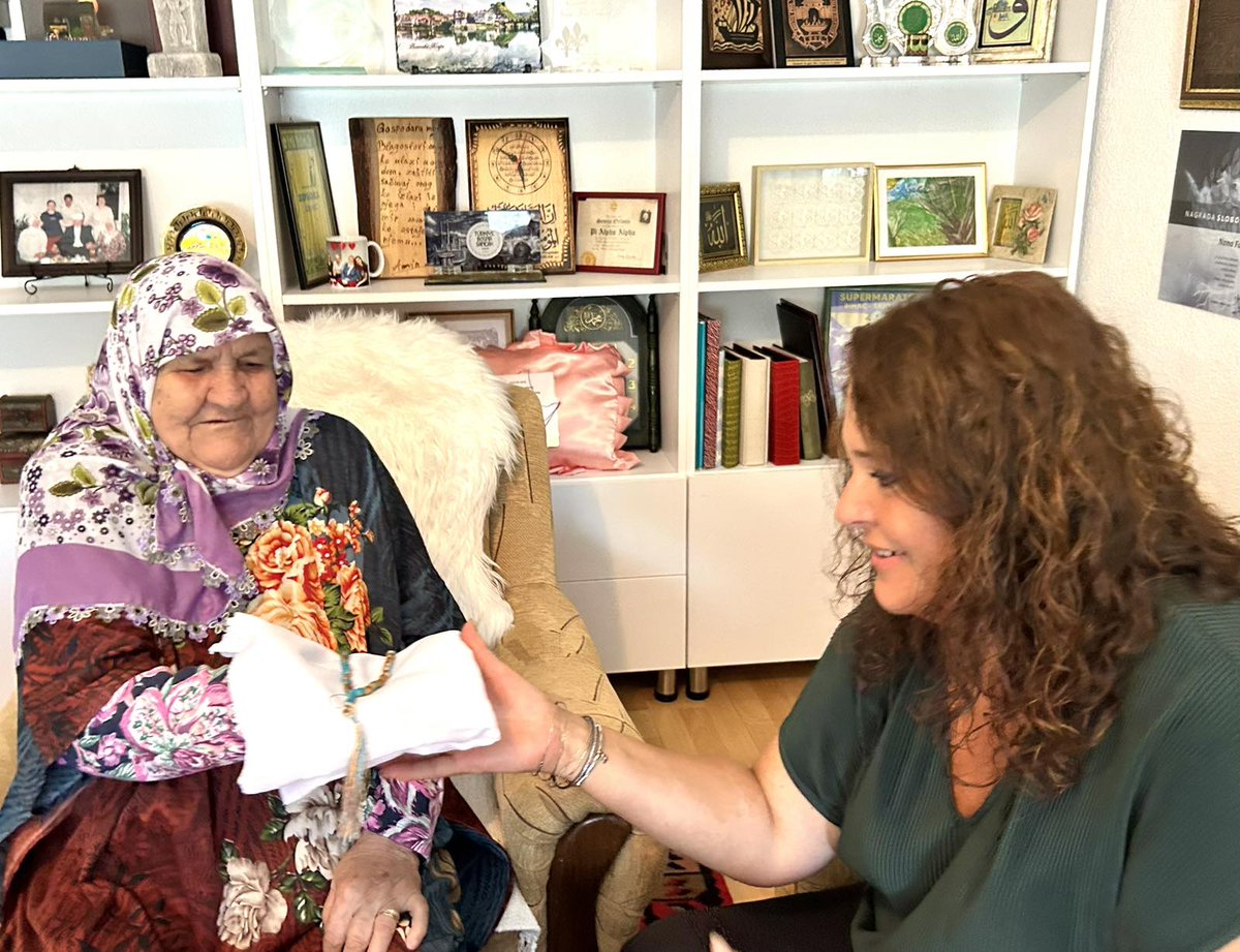 jasna_durakovic's tweet photo. Nana Fata kraljica ❤️ Najbolja škola je životna škola, a od nane Fate se ima itekako šta naučiti. Nana je poručila: “Neka je haram svakom roditelju, koji neće da školuje svoju djecu”. #fmon #obrazovanjegradijakuBiH 🇧🇦 https://t.co/AV4tjyMu6i