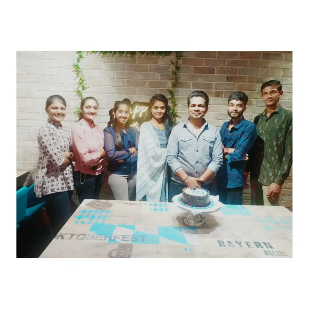 rd_infotech's tweet image. Company Anniversary!
#CompanyAnniversary #AnniversaryCelebration #Milestone #Gratitude #Success #Teamwork #Innovation #MakingADifference #CheersToYears #CompanyAnniversary #MilestoneCelebration  #SuccessStory #TYPO3 #Frontend #WordPress #Laravel #WeLoveTYPO3