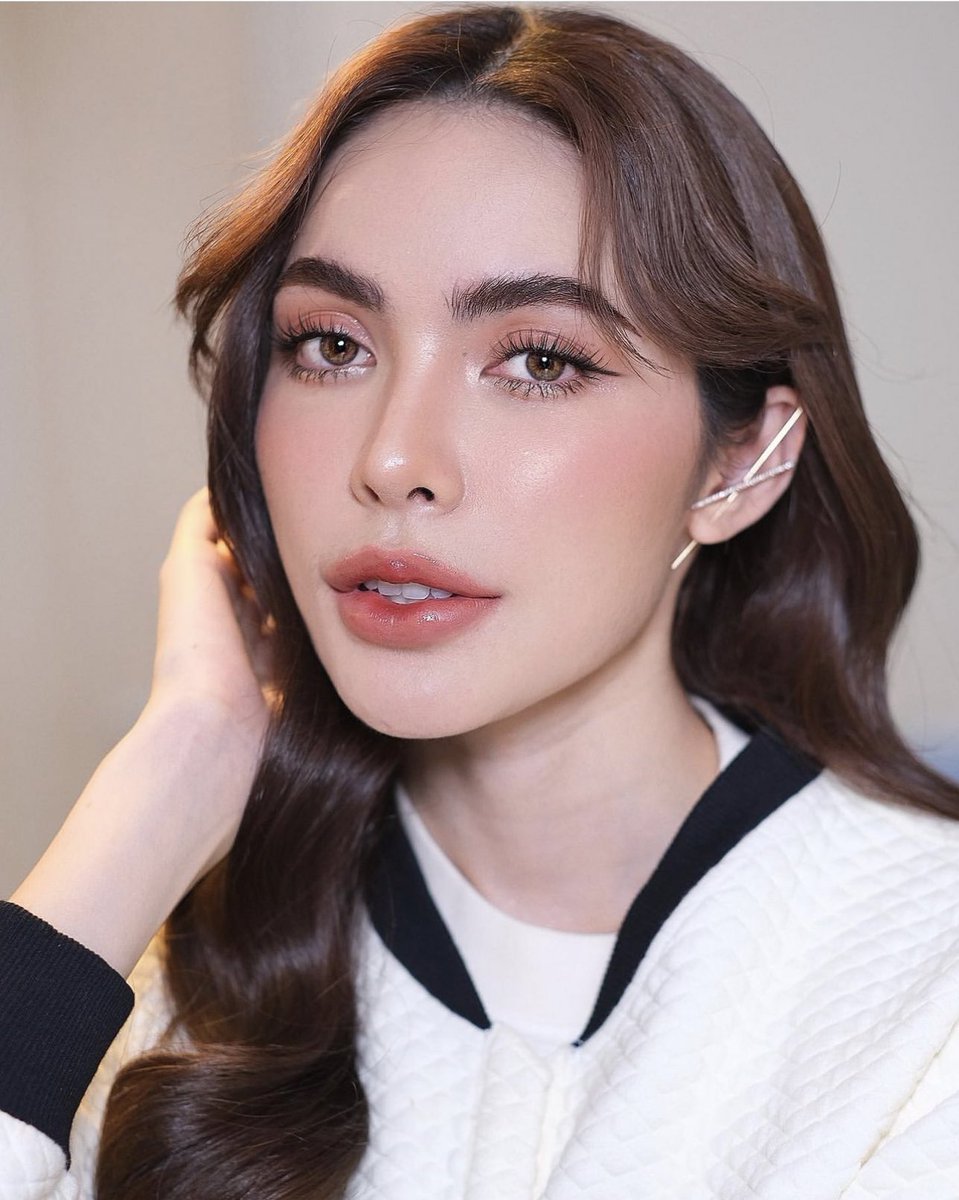 Nomannaw's tweet photo. น้องบี๋สวยมาก สวยแบบเกินต้าน🤍✨

📷 : topfee_make_up🙏🏻 https://t.co/eg3gniLENj