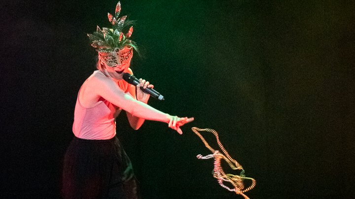 PhysicalFest's tweet photo. BIG well done to our 2 female bursary awards this year @thealiceway &amp; @alinecostadance It has been brilliant to work with &amp; mentor these fabulous women &amp; share their new work at #PhysicalFest2023 @unitytheatre  #acesupported #developingcreatives
📸 @AndrewNessy https://t.co/yL52pMllvb