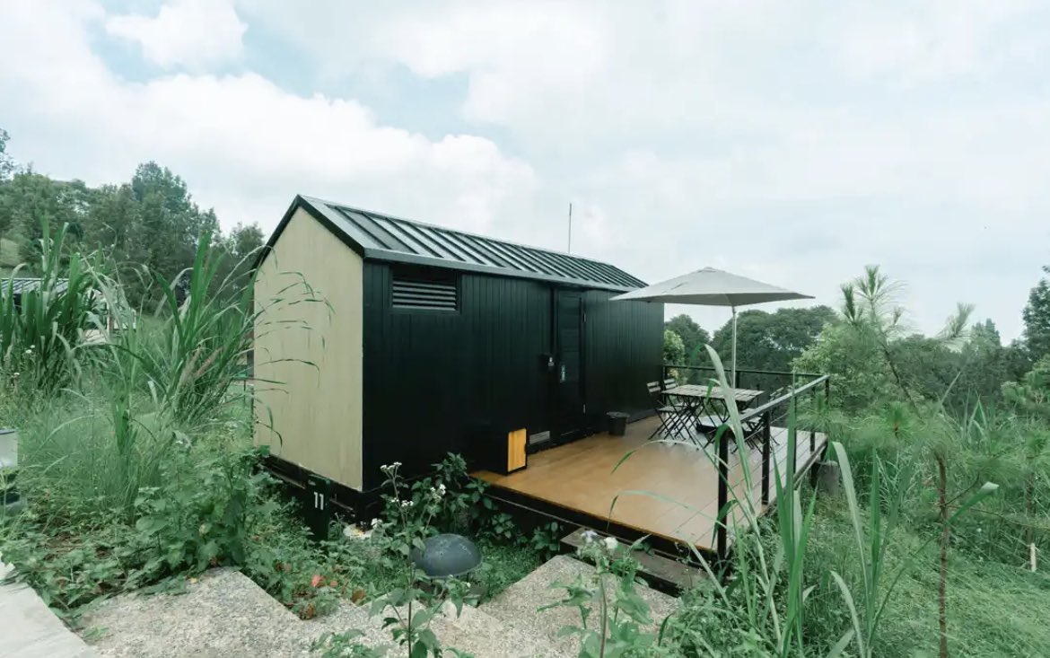 cudble's tweet photo. cuacanya lg enak ya? staycation di puncak sambil cari suasana baru yuk! 🏕️

📍Bobocabin Puncak Gunung Mas, Cisarua

dikelilingi view pegunungan ⛰️ bisa relax with ur loved ones &amp; bbq-an. ada yang pernah kesini? 😋 

aku dapet disc s.d 500rb disini!! https://t.co/h1J7T4pBcs https://t.co/qNMbmhrznC