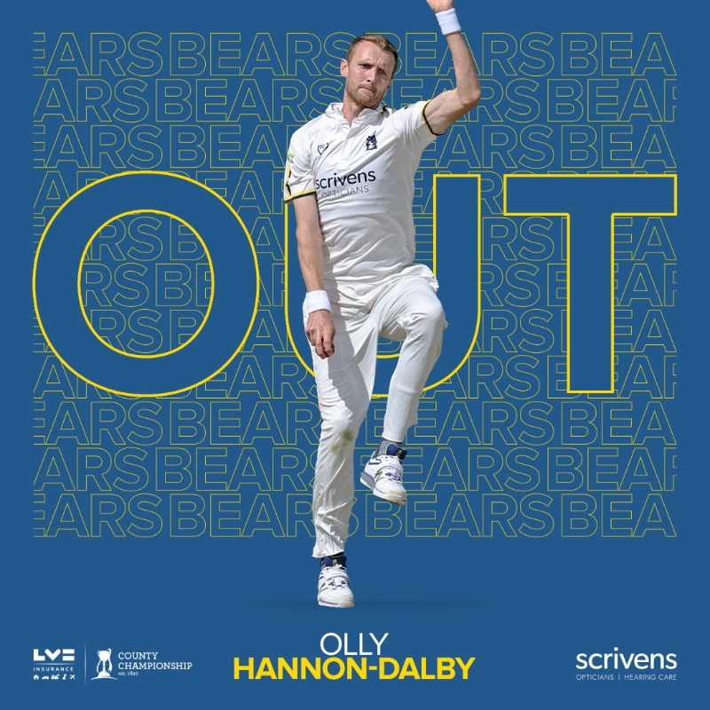WarwickshireCCC's tweet photo. ๐ช๐๐๐๐๐ง โ๏ธ
OHD!!!
Kent 331/8 47 behind. 2.2 overs remain.
๐ป#YouBears | #KENvWAR