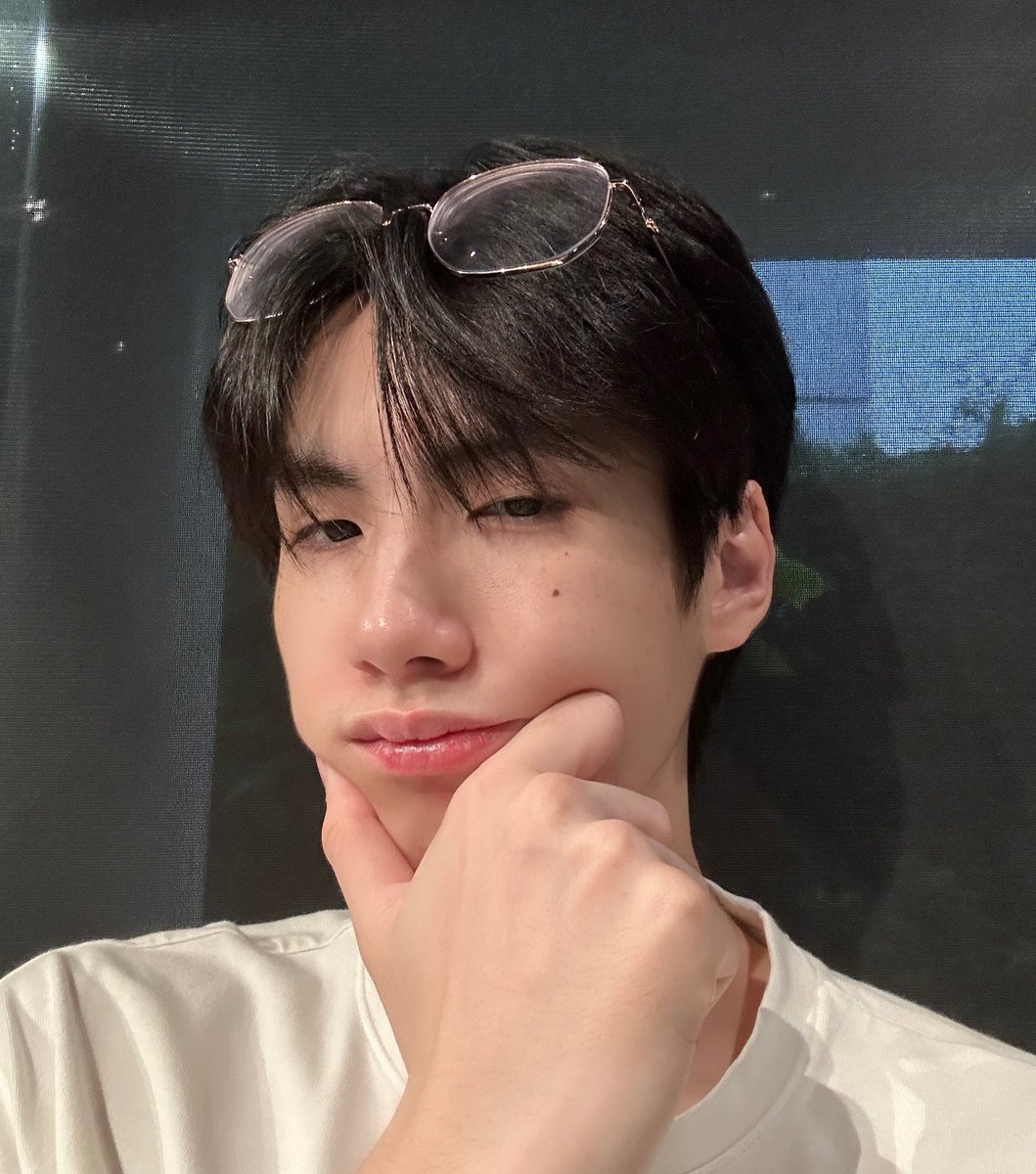 ppuppyboi's tweet photo. มนุดที่เซลฟี่น่ารักที่สุดในโลก https://t.co/7lF05KAqBy