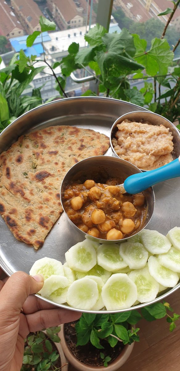 ujjwalabaxi's tweet photo. What do I serve my son after a long day at #school and back home at 4pm?
#Snack / #Lunch / #Preplay meal?
Cucumber
Methi Paratha
Chole
#BadamHalwa
#postschoolmeal https://t.co/onT5tJELC2