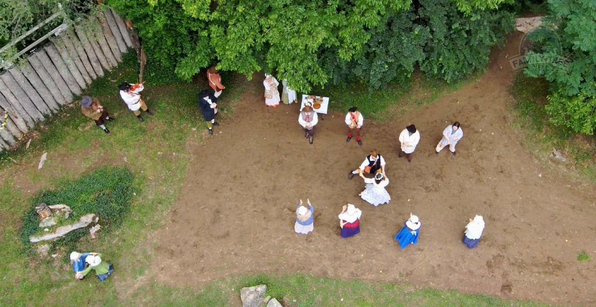 FamilyTreeNuts1's tweet photo. A few aerial screenshots from video footage of ”James Harrod: Battle for Kentucky”. Much more on the way and the outdoor drama runs the next three weekends!
#history #oldfortharrod #kystateparks #FamilyTreeNuts https://t.co/qEDGZfg8Wf