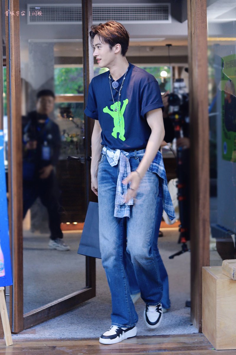 heartyanxn's tweet photo. 230710 #YANAN

#一拍即合的我们 / hit it off filming

© 量贩宇宙1025-闫桉 https://t.co/0kZvGkvOgM