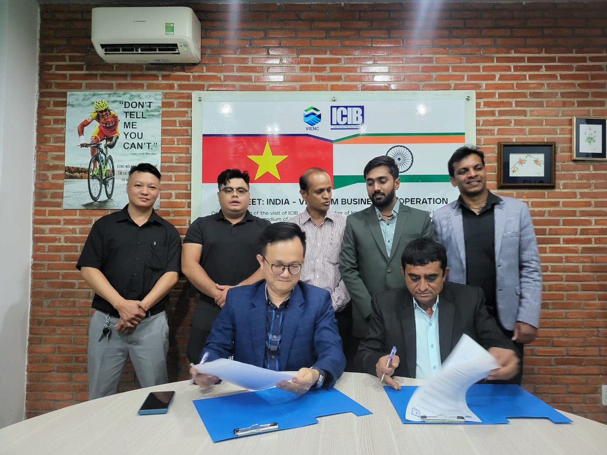 SGCCI_Surat's tweet photo. Announcing the Proud Achievement Through SGCCI Global Connect M84. We are proud to announce the First MOU signed by our esteemed Member Mr. Jaman Ramolia with the Vietnam International Entrepreneur Networking club (VIENC)
#m84sgcci #ExportEvent #ExportExpo #GlobalTrade https://t.co/QwJQqlKY2T