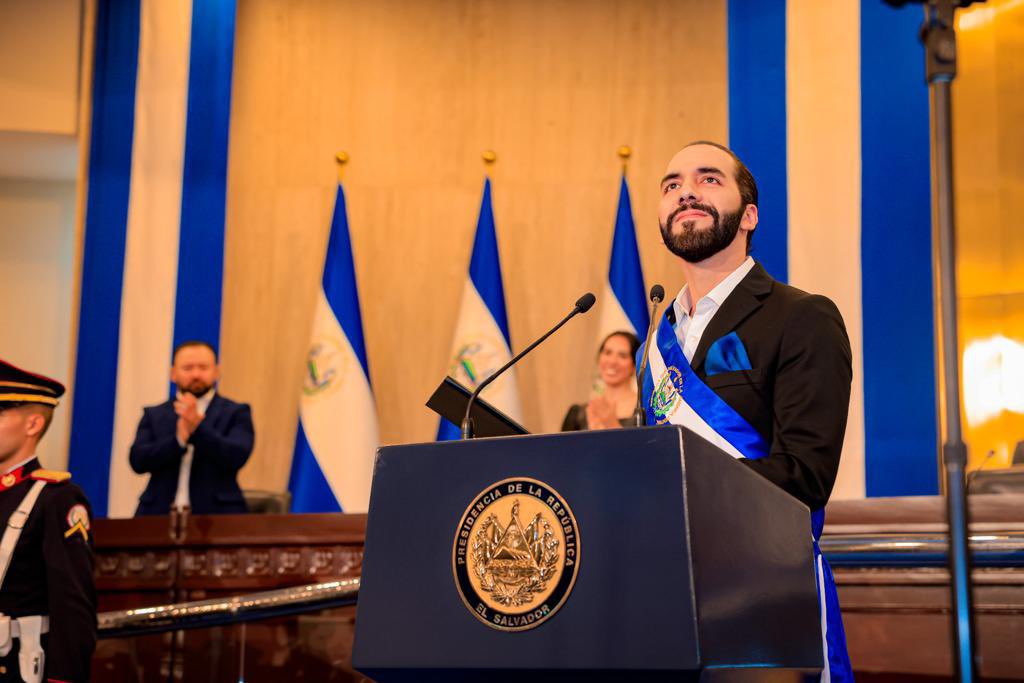 nuevasideas's tweet photo. Las NUEVAS IDEAS del Presidente @nayibbukele están listas para la #Operación2024. 😎🇸🇻 https://t.co/xC5K8TUumv