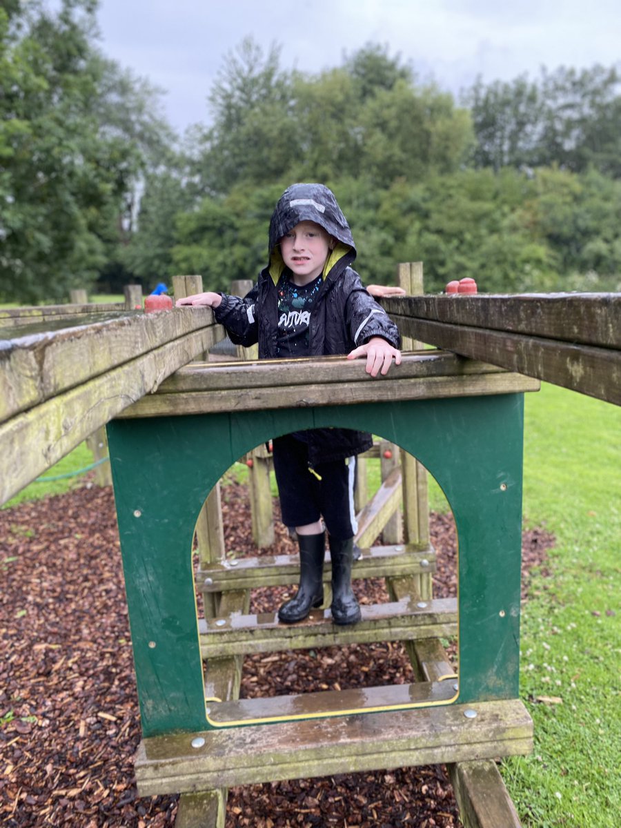 Castleway3's tweet photo. The rain isn’t going to stop us! 🌳 #Year2Residential #Burwardsley #WeAreHavingFun @conwaycentre @WeAreCastleway 🌈 https://t.co/1PQQOHjrC6