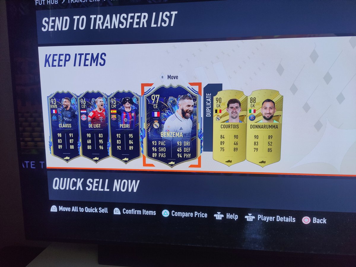 moerkoefin tweet media