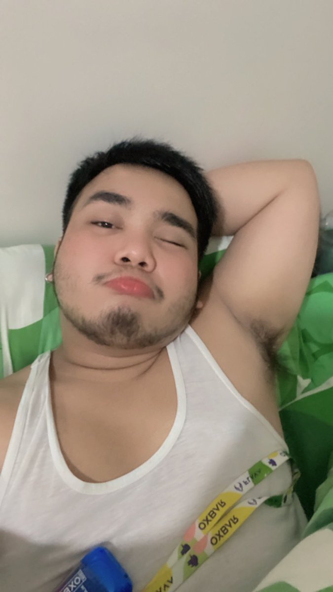 Isaiah_Saya_Ko's tweet photo. Gumagana na aircon sa kwarto namin. Mapapadalas na yung morning problems ko. 😩😅 https://t.co/g6MMUv41Fp