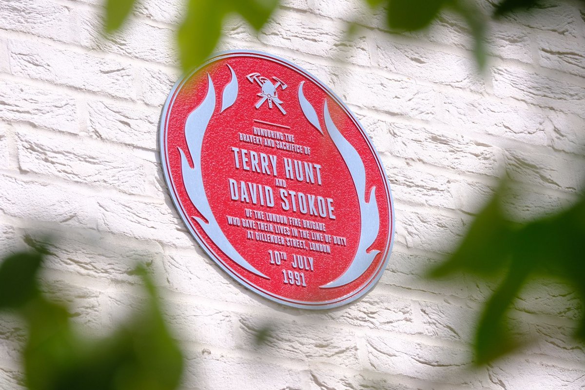 fbunational's tweet photo. The fight for safety in our service has a long history.

Today we gathered to remember David Stokoe and Terry Hunt. Their tragic deaths in 1991 led to improved breathing apparatus procedure for all firefighters following a union campaign.

We fight on in their honour. #WeRemember https://t.co/cjZTLyge0F