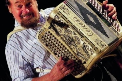 Tutta l'energia della musica popolare dal 15 luglio nei quartieri di Parma.
Qui il programma: comune.parma.it/it/novita/noti…