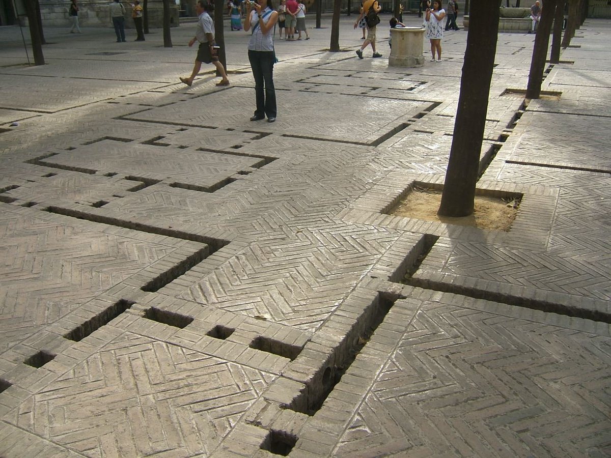 NaoCasanova's tweet photo. Alcorques hidroconectados. https://t.co/y6Ai4j4j2X