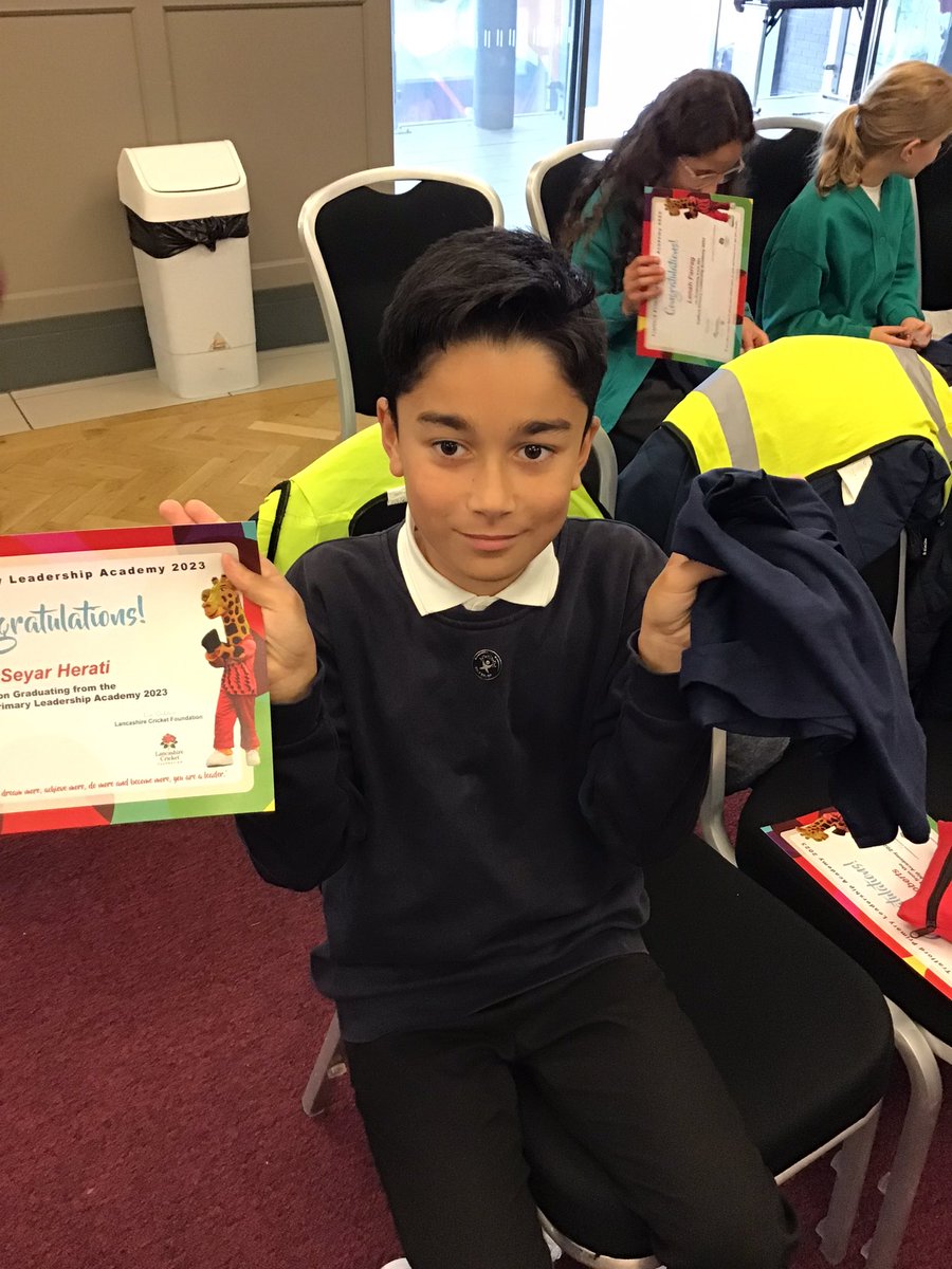 Year 5 - Miss Kucharski (@bartoncloughy5) on Twitter photo Our Year 5 sports leaders have done a fantastic job this year! 👏 They’ve completed various tasks such as running events across school, leading an assembly and teaching a Year 2 PE lesson. Here are some pictures from their graduation 👨🎓<a href="/BartonClough/">Barton Clough Primary School</a> #wearebrightfutures Our Year 5 sports leaders have done a fantastic job this year! 👏 They’ve completed various tasks such as running events across school, leading an assembly and teaching a Year 2 PE lesson. Here are some pictures from their graduation 👨🎓<a href="/BartonClough/">Barton Clough Primary School</a> #wearebrightfutures