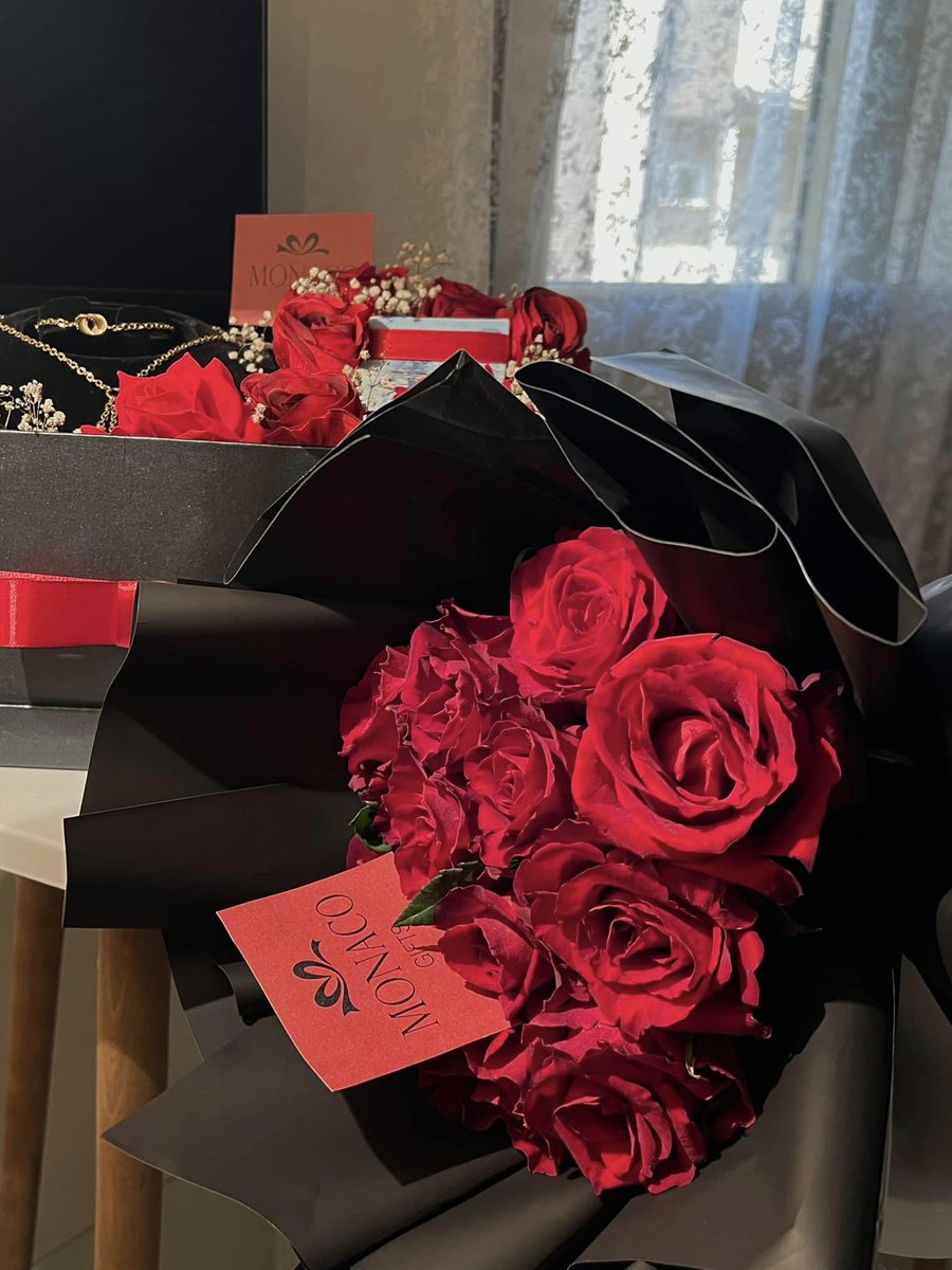 ii_cheerry's tweet photo. @La__i14 الأحمر ليه معنى😭♥️♥️♥️♥️♥️. https://t.co/s7ilDudzgr