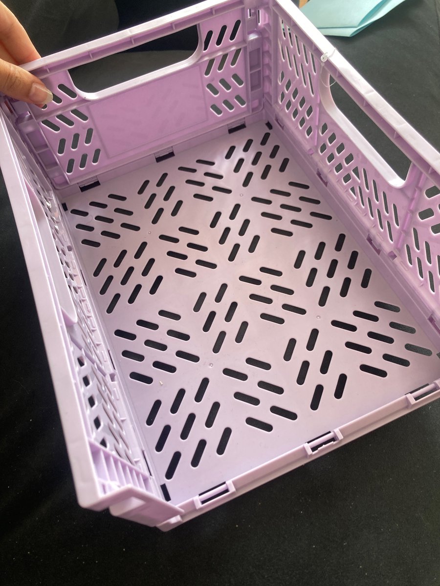 beatricehoward_'s tweet photo. @Primark traveled to your Westfield store to buy some crates and came home to see that this one is missing an entire side??? https://t.co/lZcH13aajH