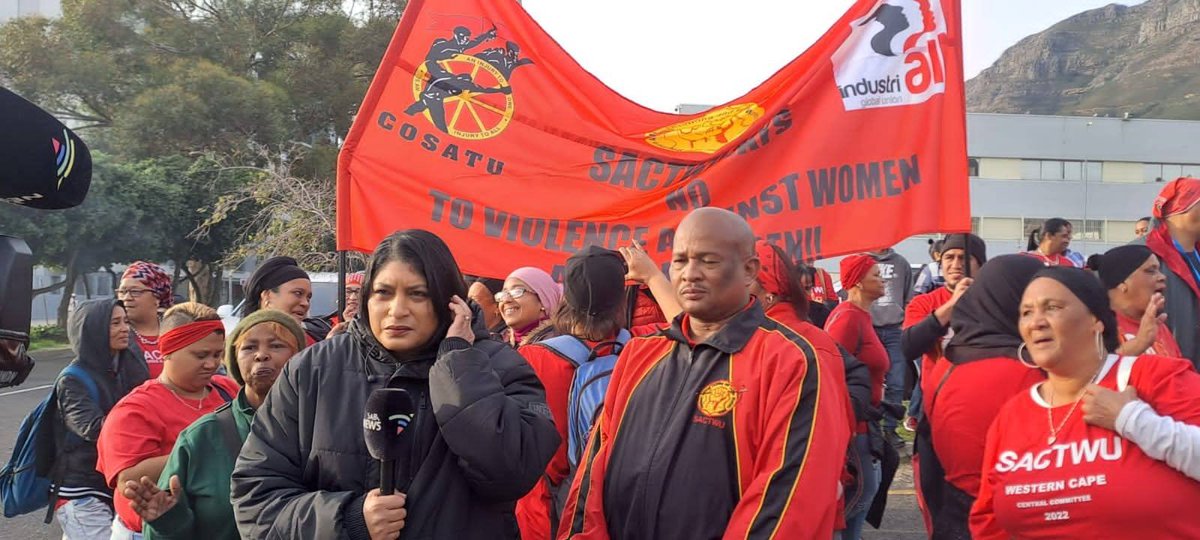 _cosatu's tweet photo. Countdown...Workers under Cosatu have given employers fourteen days to respond to the demands of workers #NoToHighInterestRates #NoToUnemployment #NoToCorruption #NoToCrime #NoToAttacksonCollectiveBargaining @CapeTalk https://t.co/nkbqgthYCD