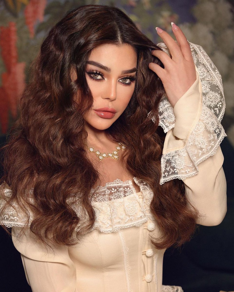 Your elegance starts with what you choose to wear.
Be the epitome of beauty and sophistication with HHART distinctive designs.

كوني رمزًا للجمال والأناقة مع التصاميم المميزة من هارت.

#dubaifashion #dubaifashionbloggers