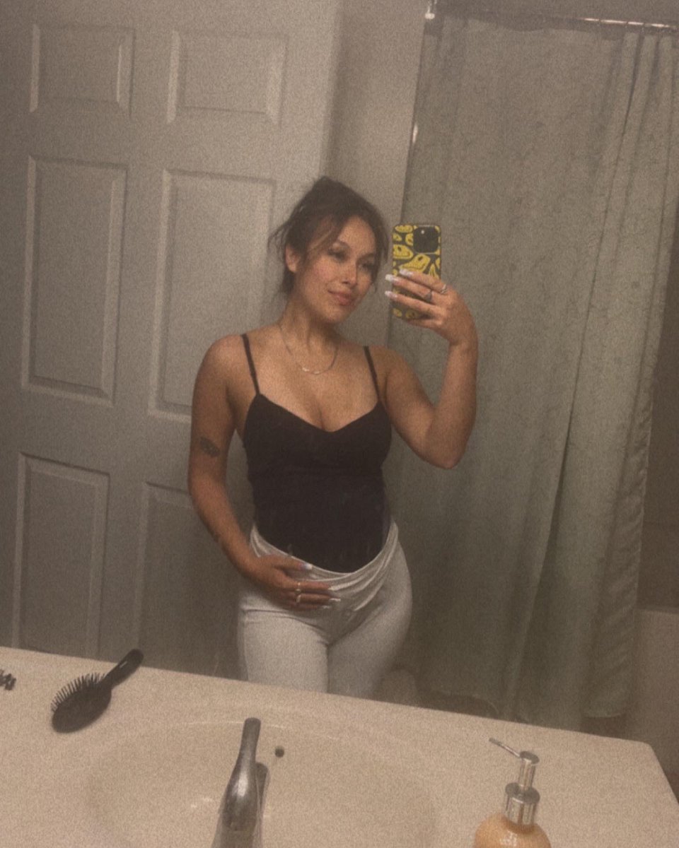 dayani17q's tweet photo. 3rd trimester aka we bumpin 🤪🎊👶🏻 https://t.co/uUgPMWzxFP