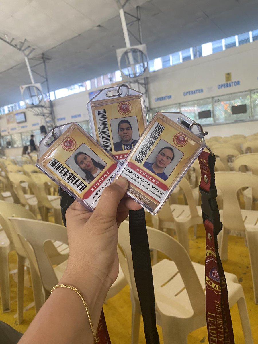 xanniemurillo's tweet photo. Got our ID's 🫰 Officially Enrolled ❤️
#GoforGoals #WorkingStudent💪 https://t.co/sLav0OUsg2