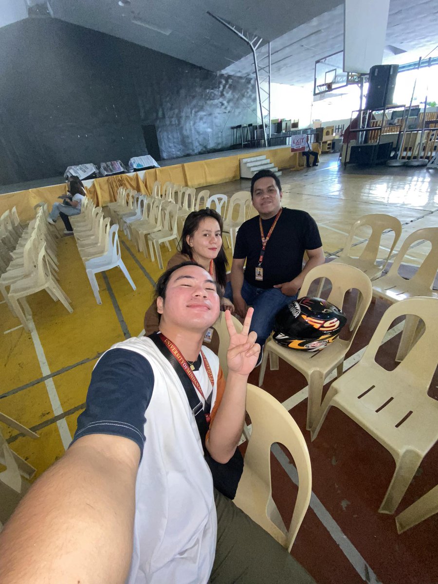 xanniemurillo's tweet photo. Got our ID's 🫰 Officially Enrolled ❤️
#GoforGoals #WorkingStudent💪 https://t.co/sLav0OUsg2