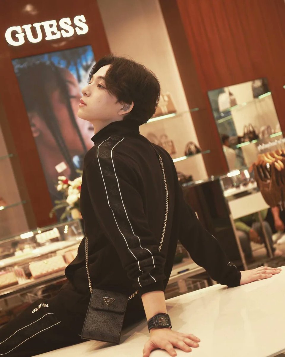 Ban_Bbasroom's tweet image. มาจ้าแมะๆ
พบกับ GUESS Accessories สาขาใหม่ พร้อมจัดเต็มกับ New Collection กระเป๋า นาฬิกา และเครื่องประดับ ดีไซน์สุดเฉี่ยวถูกใจสายแฟตัวท็อปแน่นอน! 

ชั้น 1 Central Westgate 
Line Official &amp;gt;&amp;gt; @guessthailand

#guessthailand #loveguessthailand
#บาสเด็กอ้วนที่แท้จริง @basjtr