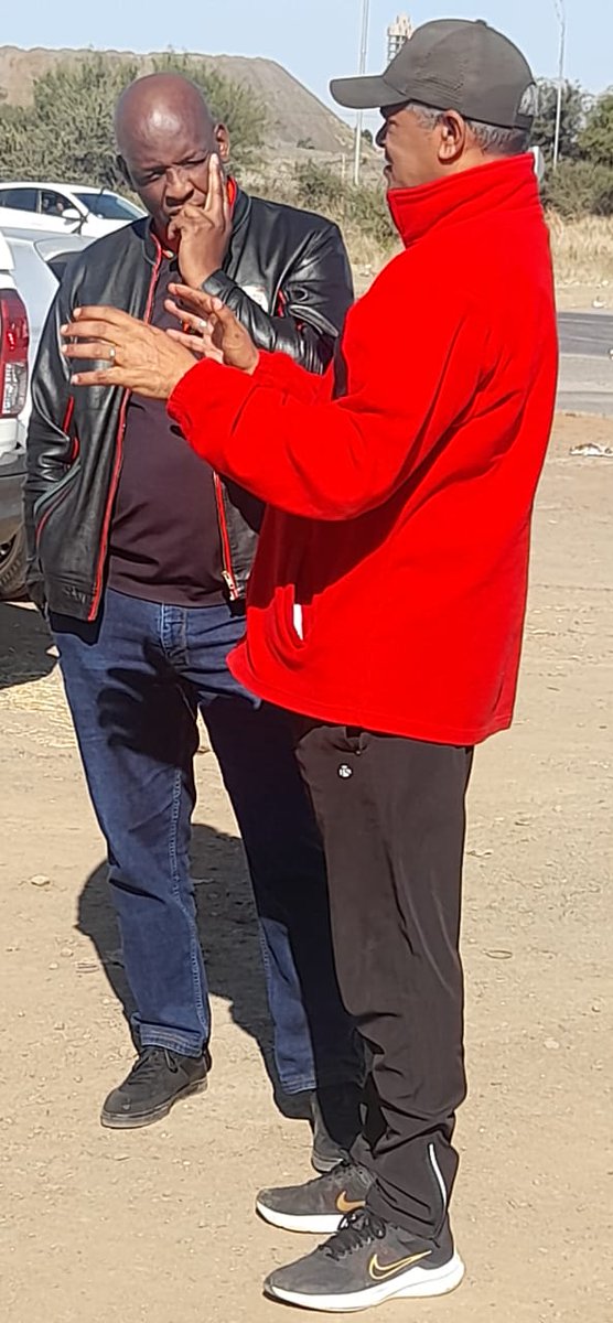 _cosatu's tweet photo. Countdown...Workers under Cosatu have given employers fourteen days to respond to the demands of workers #NoToHighInterestRates #NoToUnemployment #NoToCorruption #NoToCrime #NoToAttacksonCollectiveBargaining @labourstart https://t.co/KsOvmzw8Aq