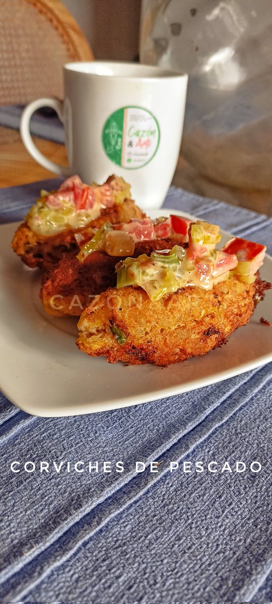 evevasquez77's tweet photo. De las cosas bonitas que quedan de gente bonita, recetas fabulosas .. aquí desayunando mis Corviches Ecuatorianos !! #corviches #cazonlistoparacomer #comidaempacada https://t.co/t9ehVvpAIC