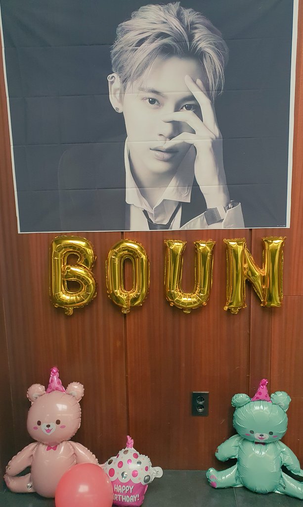 mochi_drama's tweet photo. Boun🎂🎂🎉HappyBirthday🎉

분~~~ 생일 축하해요~~~!!^^
덕분에 짝꿍도 생기고, 맛있는 음식도 먹고, 즐거운 하루를 보냈어요~
분이도 행복한 하루 보내요~~~^^

#KoreaBroccoli
#HappyBirthdayBoun
#Boun_없는_생일파티
#BounBirthdayParty
#HappyBounDay https://t.co/G7RFdIKJnU
