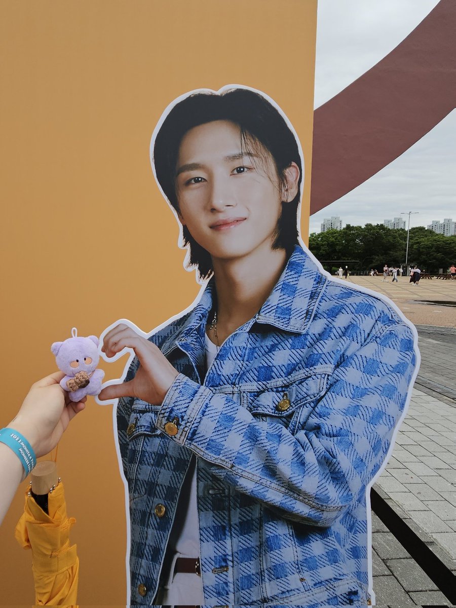 guckengucken2's tweet photo. 쪼꼬만해서 볼하트도 안되는 쪼꿍이💜 @chocomangz https://t.co/ph0OuEuzyv