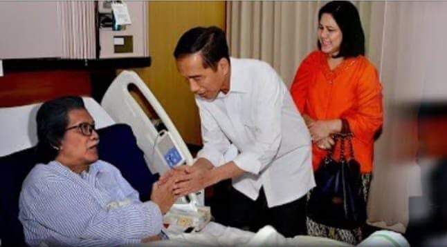 Ketika penghina dijenguk ama orang yg dihinakannya...Dah itu ajaaa...🤪🤣🤣🤣