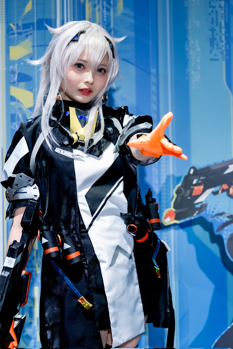 ku_key07's tweet photo. ゲームをしながら楽しそうに
あほ面を晒すすずらさんは
こんなにカッコ良いんです
#cos_expo2023
#コスexpo2023
#すずらぶ #すずら
#MORDIA #モルディア https://t.co/huU3HQ04dh