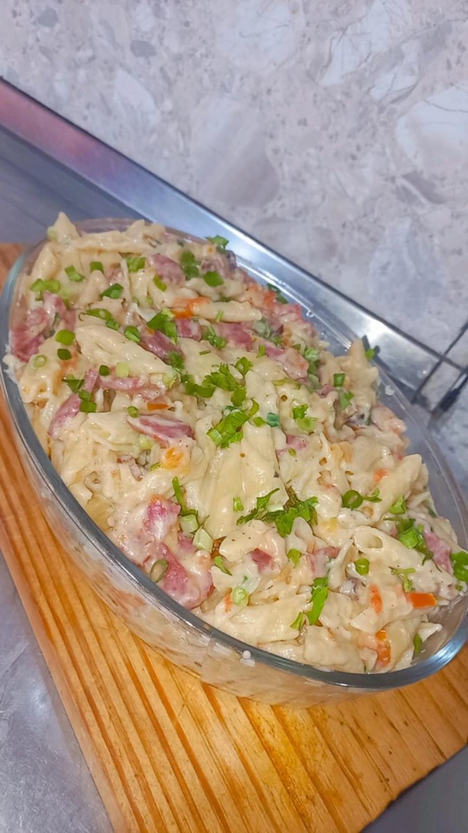 valllrodrigues's tweet photo. https://t.co/Dqw8KMXWRz macarrao ao molho branco cremoso,com calabresa e bacon #dicasdavall #receitas https://t.co/4hLzwfPqEZ