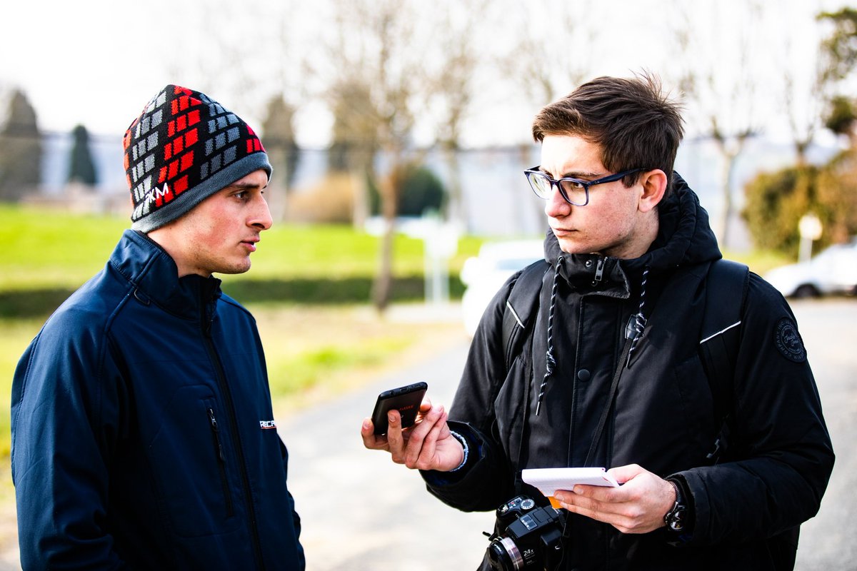 Récemment Evan : <a href="/O_Beewan/">Evan Alary</a> nous a fait part de son envie de se consacrer à son travail et à <a href="/Pas_Corde/">Pas Corde !</a> 

Son temps n’étant pas extensible il lui était difficile de tout allier 

Bon vent à toi pour la suite🤘

Nous vous tiendrons prochainement informé de l’avenir de la chaîne 😉