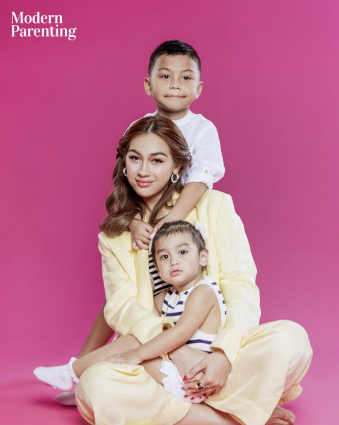 HarakeMiranda's tweet photo. “I am not a perfect mom but I want to at least be the best mom to my children,” - zeinab 2023 

read here:
https://t.co/vkXdIurMuY

@ZeinabHarake11 
#Zeinabformodernparenting https://t.co/oDe440qPz8