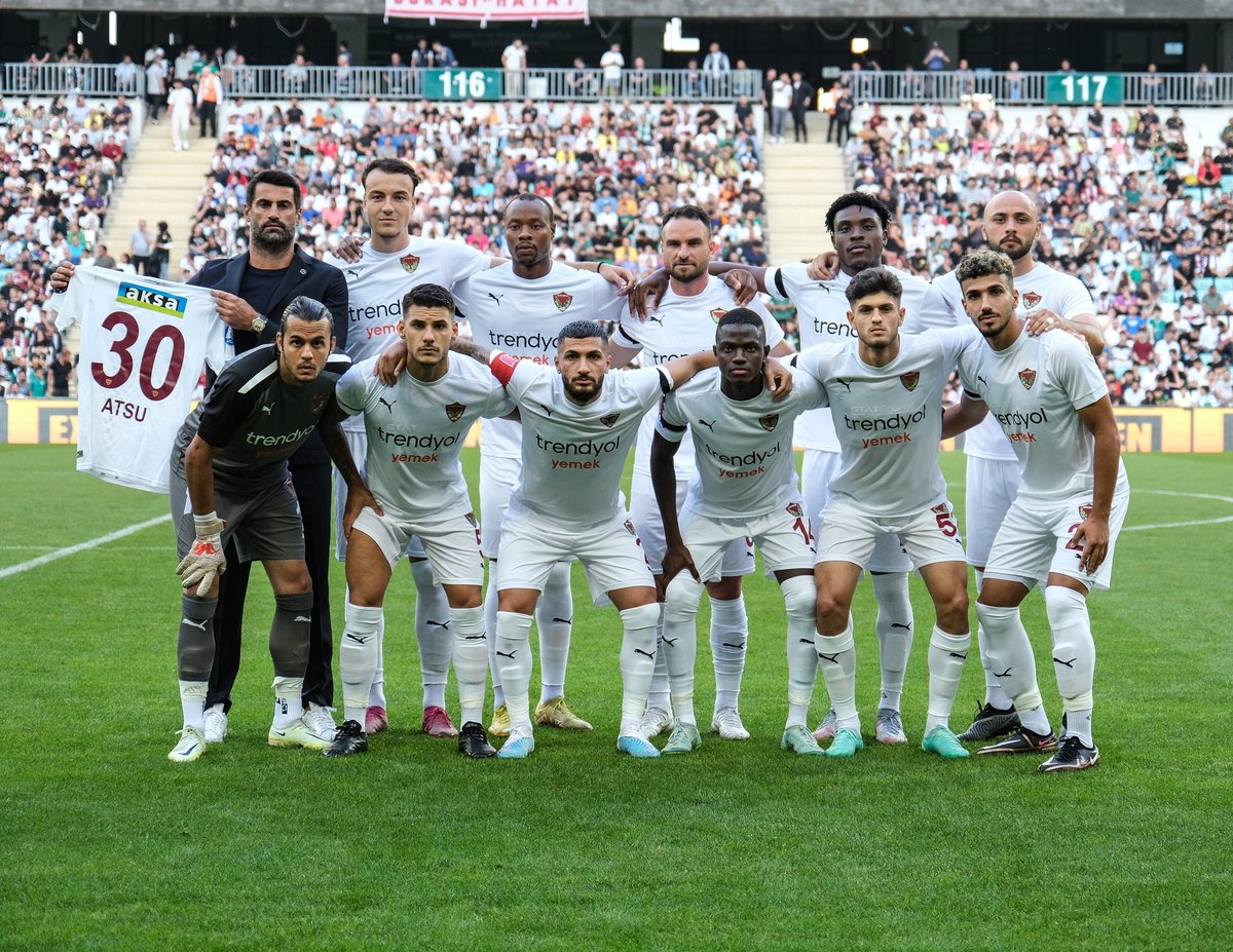 mellojnr_'s tweet photo. Is it worth it to be a patriotic citizen in Ghana?

Christian Atsu with all love played for the Ghana Black Stars. In his own small way, he lifted the flag of Ghana, even his death was waving flag for this honorable country. 

A country like Ghana up to date has not been able to do anything to honor this lovable soul.

It only have to take Hatayaspor (His club team) to honor and respect his legacy. 

I think we can do well as a country. Things like this is what will energize patriotism!

#ChristianAtsu