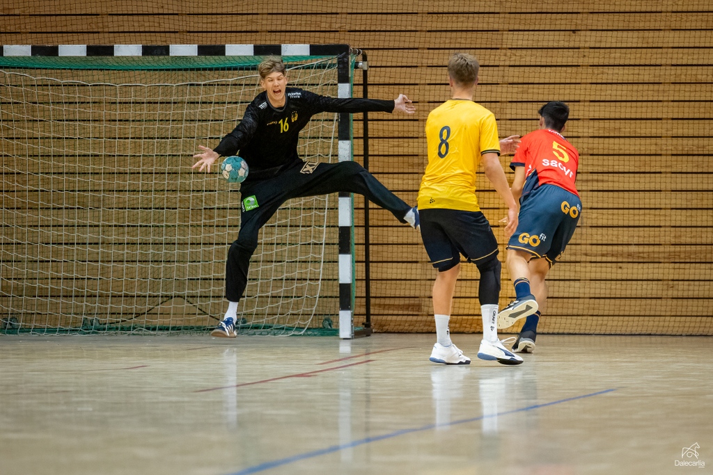 sjuab's tweet photo. Our U17 team, which featured some promising young talents, was a warming experience. Despite a challenging match against Spain, the Swedes displayed many impressive moves on the court.
⁠
#handboll #handball #lugi #sweden #spain #EuropeanOpen #partillecup https://t.co/7E3YB3pTEN