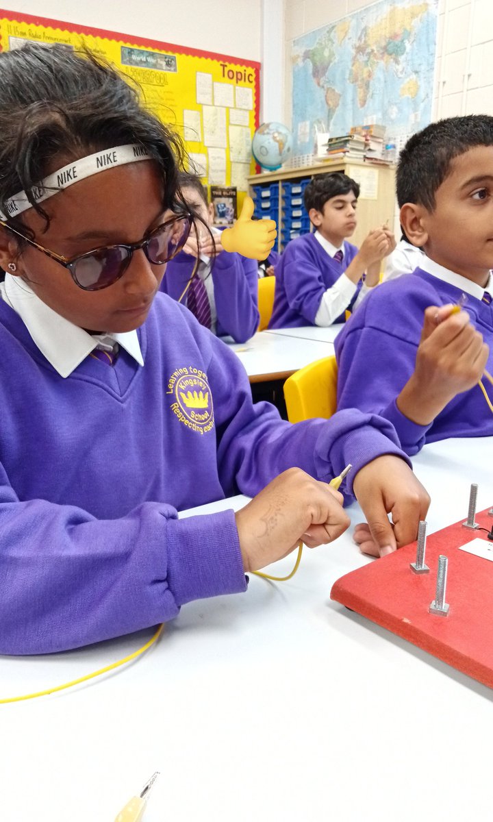 KingsleyLpool's tweet photo. A quick recap over our science topic, electricity. ๐ ๐กโก #KingsleyScience #Year6 https://t.co/lfd3BzOnnA