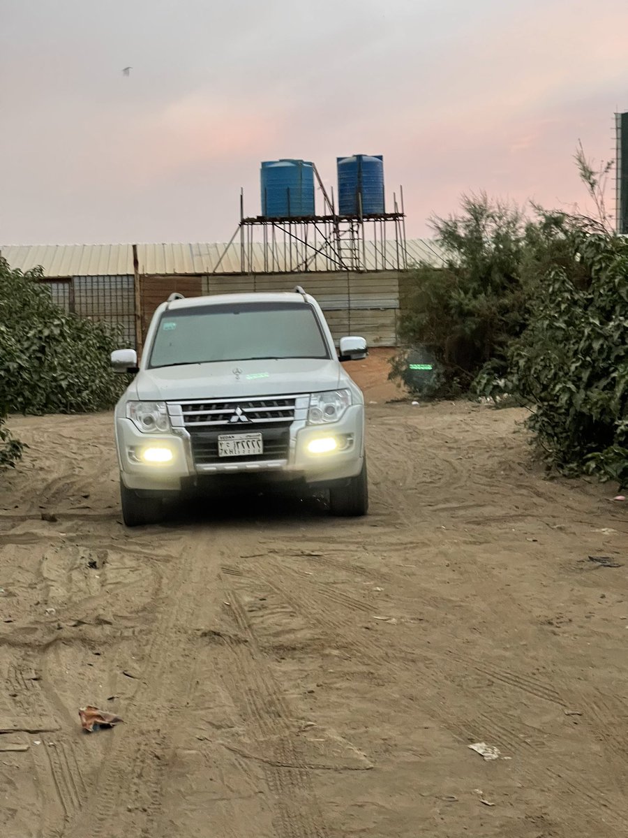 mohammed_balal's tweet photo. #عربية_مفقودة
تمت سرقة عربية من بيتنا في الرياض شارع ١١٢
نوع العربية : Mitsubishi Pajero 2016 
رقم اللوحة: ٧خ ٣٢٢٢٢, 7Kh 3222

واتساب: 
00249900250080
00966561944478
00447448822823 https://t.co/JMYFnv3O0P