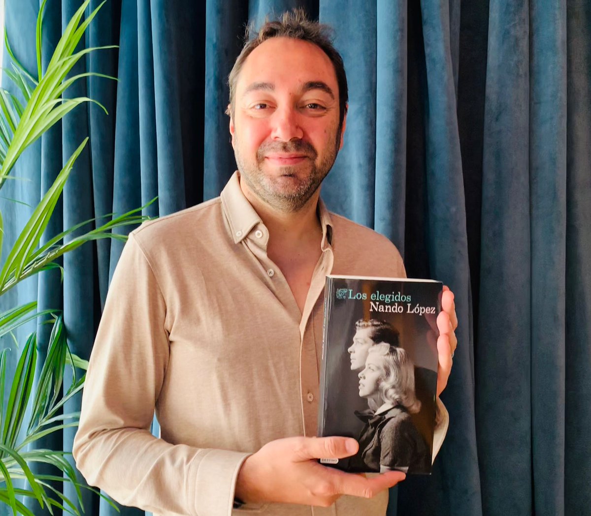 EdDestino's tweet photo. 1⃣
🗣️Carlos Bardem «Una magnífica novela» CARLOS BARDEM
🗣️ @empapela_2  «Un libro que te remueve por dentro y que se despide con un final redondo.»
🗣️ @zendalibros: «Una novela valiente y bien escrita.»
🗣️ @montxoarmendari: «Una gozada.» https://t.co/ZRLvCkNIpw