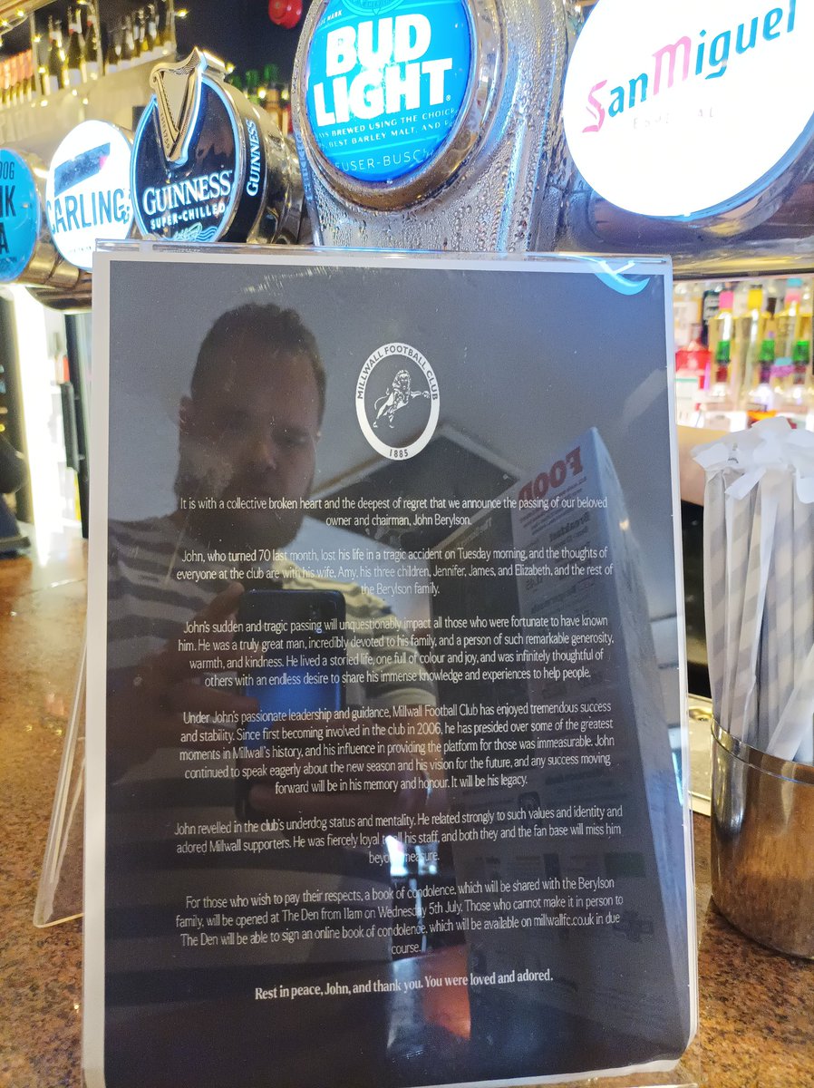 Mfc_fan1985's tweet image. Nice touch in the Surrey Docks