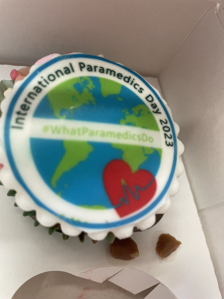 International Paramedics Day been celebrated in Ennis Hospital @ULHospitals @HSEvalues @CarolCotter3 @Patrici07170200
