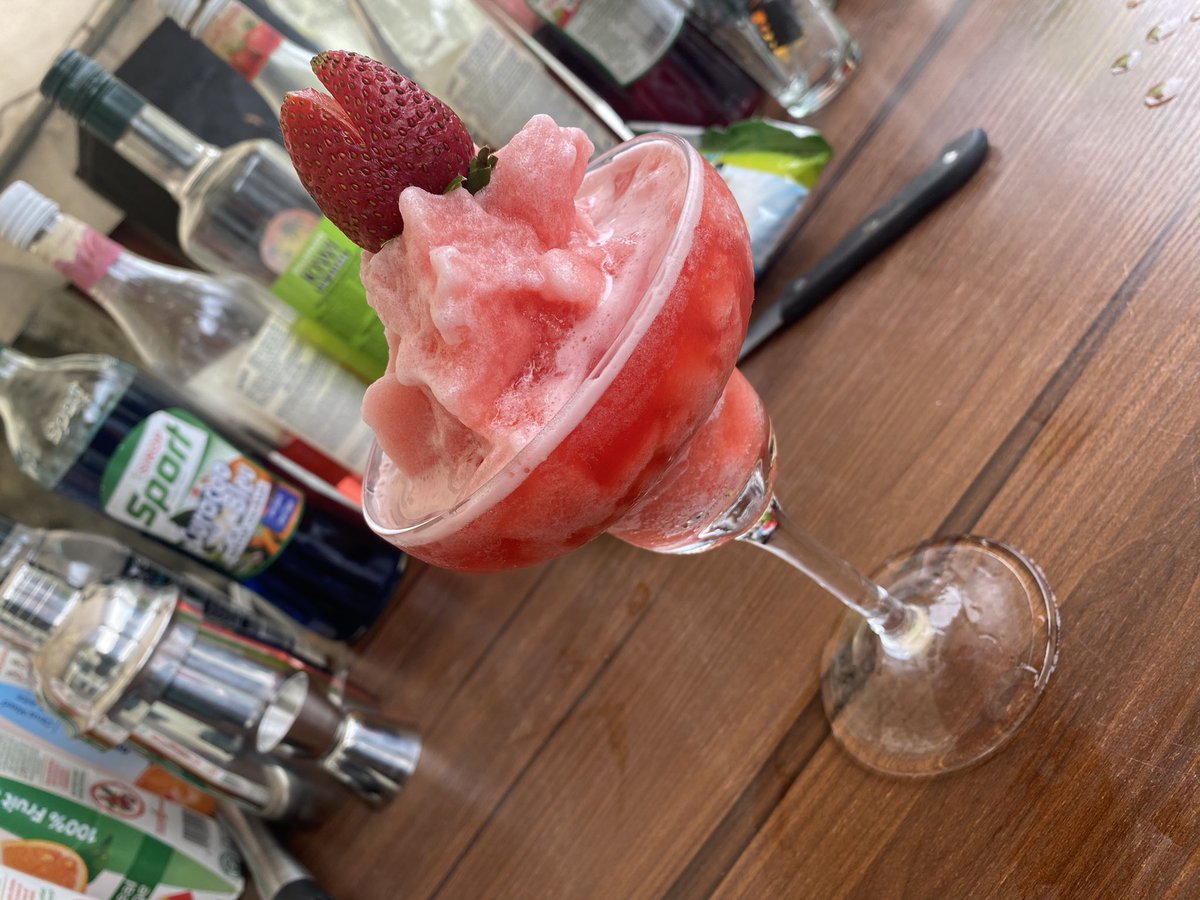 waheed_coded's tweet photo. @OgbeniDipo Drinks and Cocktails for events 
Based in Lagos buh we travel to anywhere in Nigeria 
N1,200 per cup of Mocktails/Mocktails 
Call/Watsapp 09067087891 https://t.co/KrxeQ4HxM1